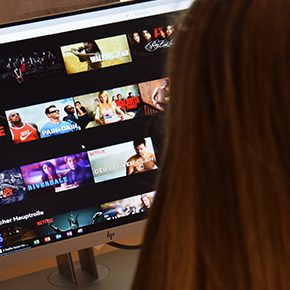 3 Netflix-Serien für kalte Herbsttage 3 Netflix-Serien für kalte Herbsttage