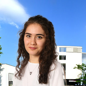 Im Interview: Nazife Cetin Im Interview: Nazife Cetin